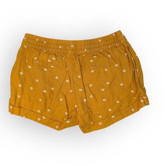 Old Navy Mid-Rise Yellow Daisy Print Linen Shorts - Picture 2 of 4